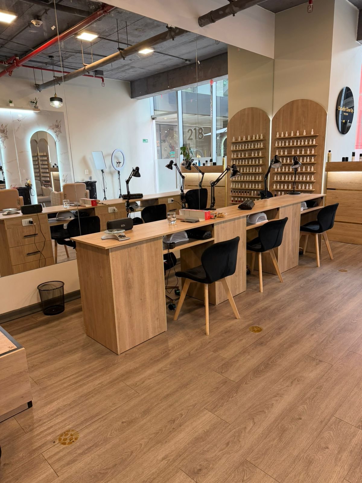 Manicure Studio Glow Up